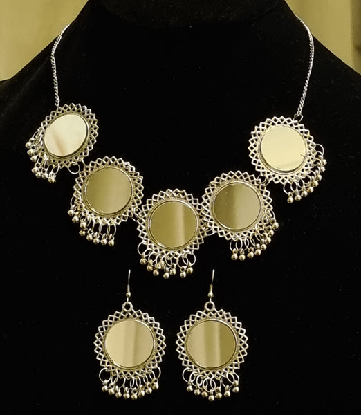 Silver oxidized mirror necklace with earrings.