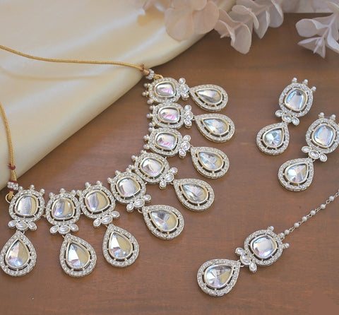 Premium Uncut Kundan Bridal Set.